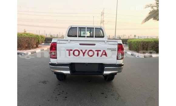 Acheter Import Voiture Toyota Hilux Blanc à Import - Dubai, Artibonite Acheter Import Voiture Toyota Hilux Blanc à Import - Dubai, Artibonite