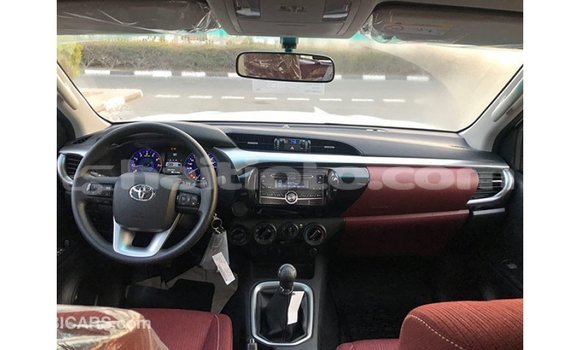 Acheter Import Voiture Toyota Hilux Blanc à Import - Dubai, Artibonite Acheter Import Voiture Toyota Hilux Blanc à Import - Dubai, Artibonite