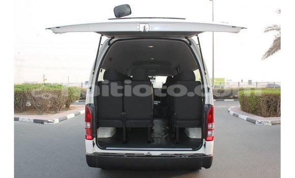 Acheter Import Voiture Toyota Hiace Blanc à Import - Dubai, Artibonite Acheter Import Voiture Toyota Hiace Blanc à Import - Dubai, Artibonite