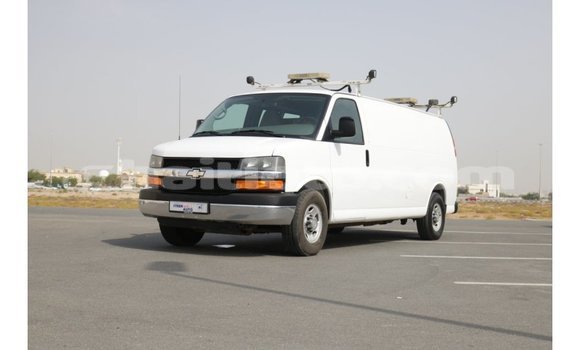 Acheter Import Voiture Chevrolet Express Blanc à Import - Dubai, Artibonite