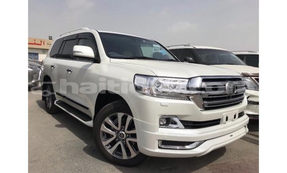 Acheter Import Voiture Toyota Land Cruiser Blanc à Import - Dubai, Artibonite Acheter Import Voiture Toyota Land Cruiser Blanc à Import - Dubai, Artibonite