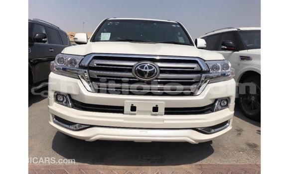 Acheter Import Voiture Toyota Land Cruiser Blanc à Import - Dubai, Artibonite Acheter Import Voiture Toyota Land Cruiser Blanc à Import - Dubai, Artibonite
