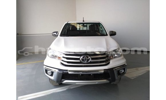 Acheter Import Voiture Toyota Hilux Blanc à Import - Dubai, Artibonite Acheter Import Voiture Toyota Hilux Blanc à Import - Dubai, Artibonite