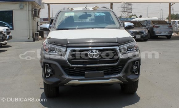 Acheter Import Voiture Toyota Hilux Noir à Import - Dubai, Artibonite Acheter Import Voiture Toyota Hilux Noir à Import - Dubai, Artibonite