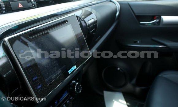 Acheter Import Voiture Toyota Hilux Noir à Import - Dubai, Artibonite Acheter Import Voiture Toyota Hilux Noir à Import - Dubai, Artibonite