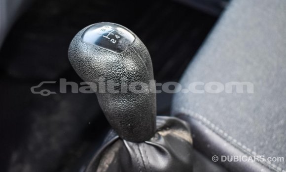 Acheter Import Voiture Mercedes-Benz 190 (W201) Blanc à Import - Dubai, Artibonite Acheter Import Voiture Mercedes-Benz 190 (W201) Blanc à Import - Dubai, Artibonite