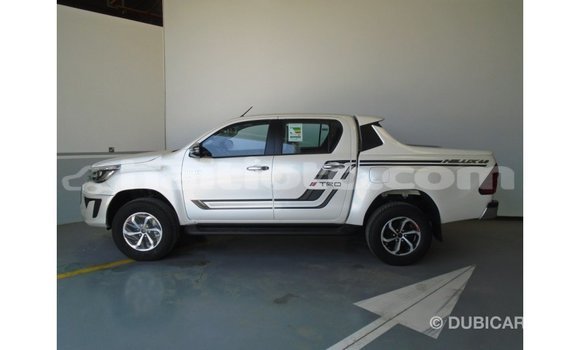 Acheter Import Voiture Toyota Hilux Blanc à Import - Dubai, Artibonite Acheter Import Voiture Toyota Hilux Blanc à Import - Dubai, Artibonite