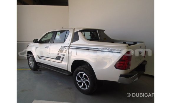 Acheter Import Voiture Toyota Hilux Blanc à Import - Dubai, Artibonite Acheter Import Voiture Toyota Hilux Blanc à Import - Dubai, Artibonite