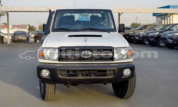 Acheter Import Voiture Toyota Land Cruiser Blanc à Import - Dubai, Artibonite Acheter Import Voiture Toyota Land Cruiser Blanc à Import - Dubai, Artibonite
