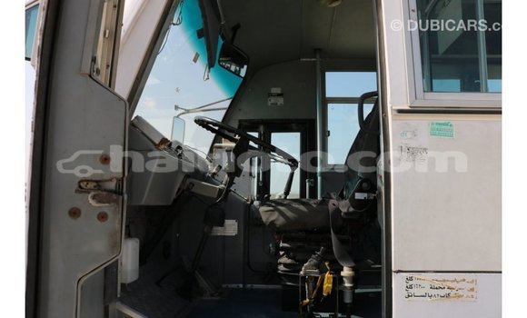 Acheter Import Voiture Tata Xenon Blanc à Import - Dubai, Artibonite