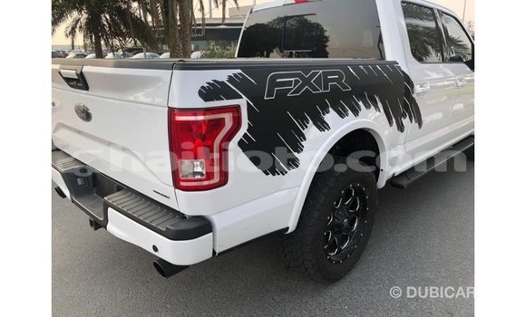 Acheter Import Voiture Ford Club Wagon Blanc à Import - Dubai, Artibonite Acheter Import Voiture Ford Club Wagon Blanc à Import - Dubai, Artibonite