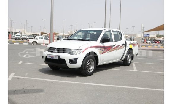 Acheter Import Voiture Mitsubishi L200 Blanc à Import - Dubai, Artibonite