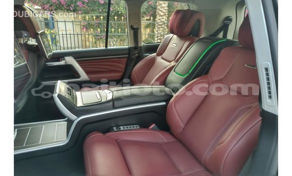 Acheter Import Voiture Toyota Land Cruiser Noir à Import - Dubai, Artibonite Acheter Import Voiture Toyota Land Cruiser Noir à Import - Dubai, Artibonite