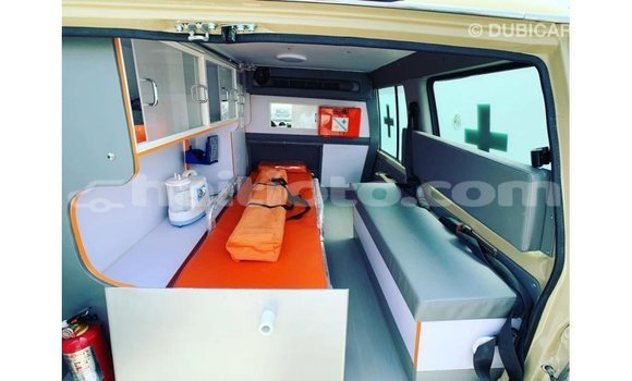 Acheter Import Voiture Toyota Land Cruiser Beige à Import - Dubai, Artibonite Acheter Import Voiture Toyota Land Cruiser Beige à Import - Dubai, Artibonite