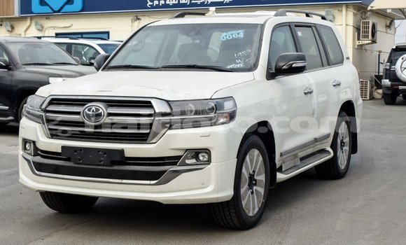 Acheter Import Voiture Toyota Land Cruiser Blanc à Import - Dubai, Artibonite Acheter Import Voiture Toyota Land Cruiser Blanc à Import - Dubai, Artibonite