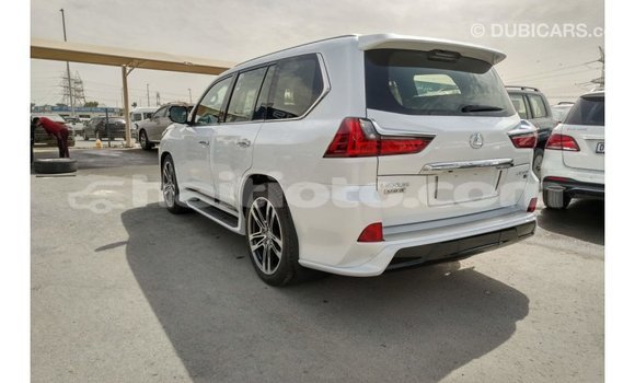 Acheter Import Voiture Lexus LX Blanc à Import - Dubai, Artibonite Acheter Import Voiture Lexus LX Blanc à Import - Dubai, Artibonite