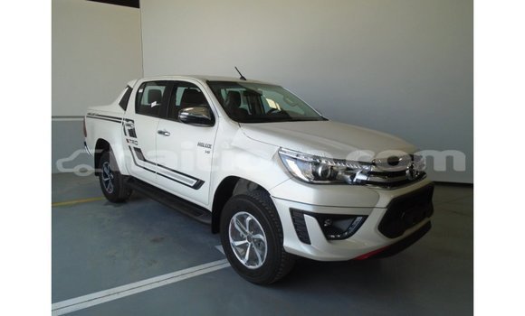 Acheter Import Voiture Toyota Hilux Blanc à Import - Dubai, Artibonite Acheter Import Voiture Toyota Hilux Blanc à Import - Dubai, Artibonite