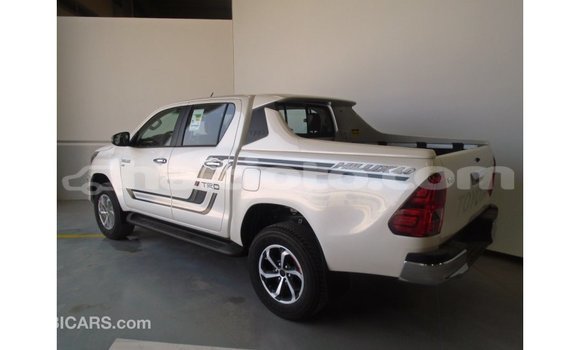 Acheter Import Voiture Toyota Hilux Blanc à Import - Dubai, Artibonite Acheter Import Voiture Toyota Hilux Blanc à Import - Dubai, Artibonite