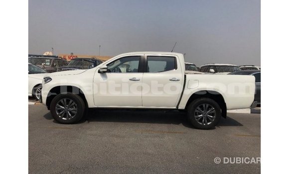 Acheter Import Voiture Mercedes-Benz 250 Blanc à Import - Dubai, Artibonite Acheter Import Voiture Mercedes-Benz 250 Blanc à Import - Dubai, Artibonite