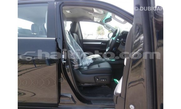 Acheter Import Voiture Toyota Hilux Noir à Import - Dubai, Artibonite Acheter Import Voiture Toyota Hilux Noir à Import - Dubai, Artibonite