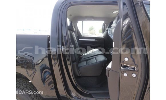 Acheter Import Voiture Toyota Hilux Noir à Import - Dubai, Artibonite Acheter Import Voiture Toyota Hilux Noir à Import - Dubai, Artibonite