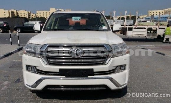 Acheter Import Voiture Toyota Land Cruiser Blanc à Import - Dubai, Artibonite Acheter Import Voiture Toyota Land Cruiser Blanc à Import - Dubai, Artibonite