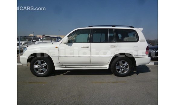Acheter Import Voiture Toyota Land Cruiser Blanc à Import - Dubai, Artibonite Acheter Import Voiture Toyota Land Cruiser Blanc à Import - Dubai, Artibonite