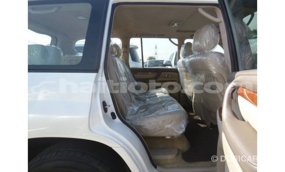 Acheter Import Voiture Toyota Land Cruiser Blanc à Import - Dubai, Artibonite Acheter Import Voiture Toyota Land Cruiser Blanc à Import - Dubai, Artibonite