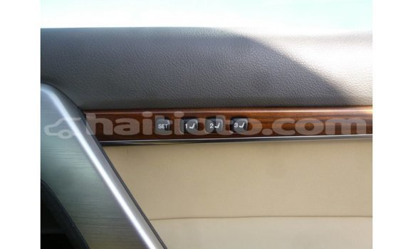 Acheter Import Voiture Toyota Land Cruiser Noir à Import - Dubai, Artibonite Acheter Import Voiture Toyota Land Cruiser Noir à Import - Dubai, Artibonite